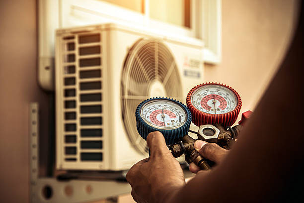 Professional Hvac Installation technician working in Bath, PA